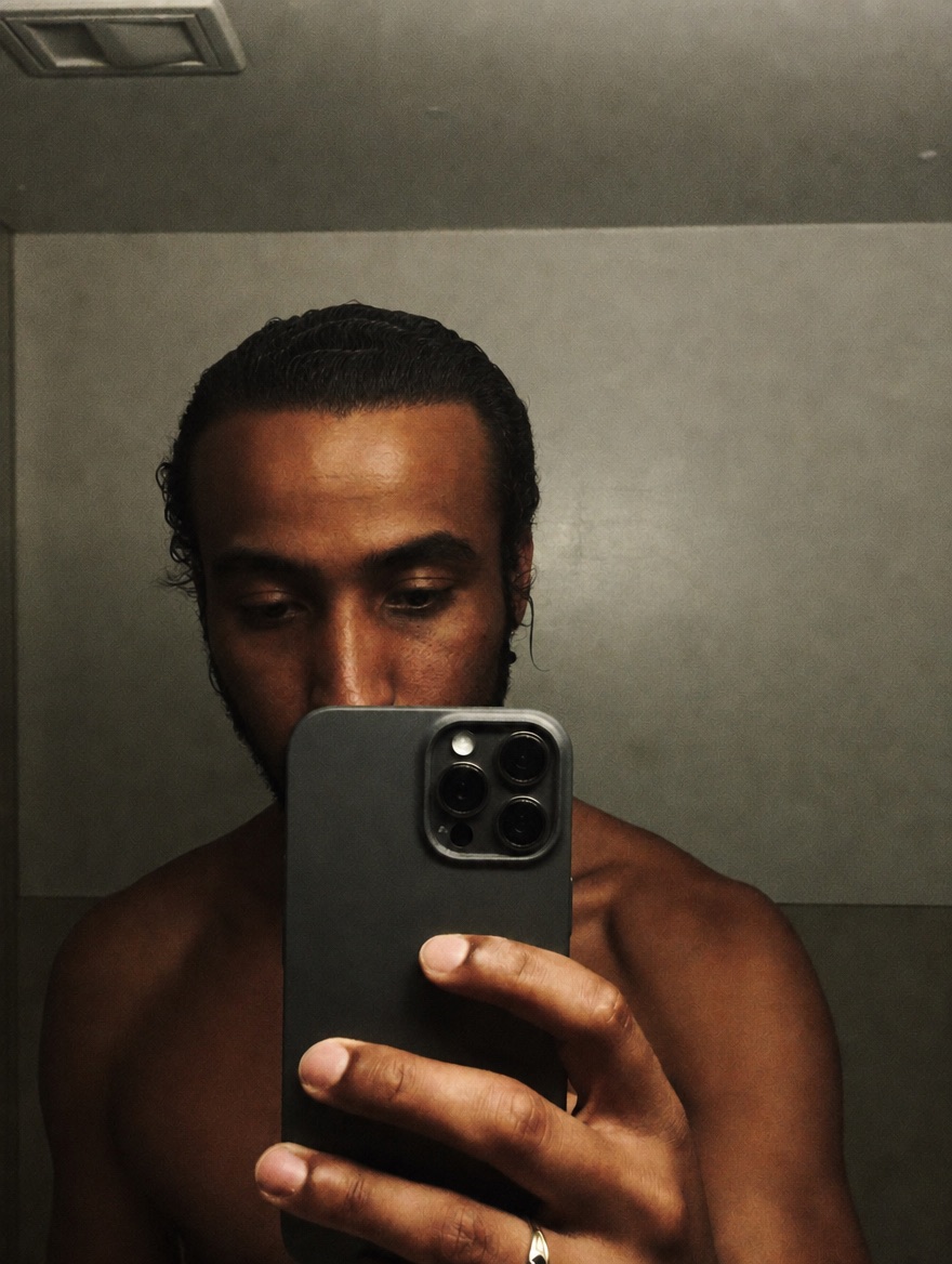Bathroom mirror photo of a hairline — after treatment